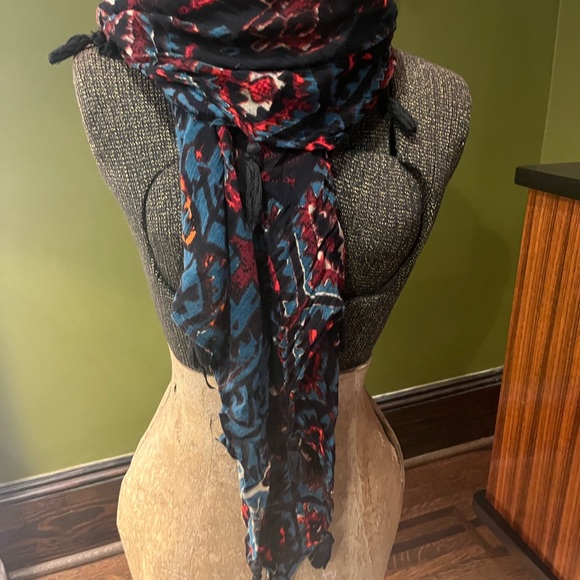 Multicolor Patterned Scarf - Picture 4 of 4